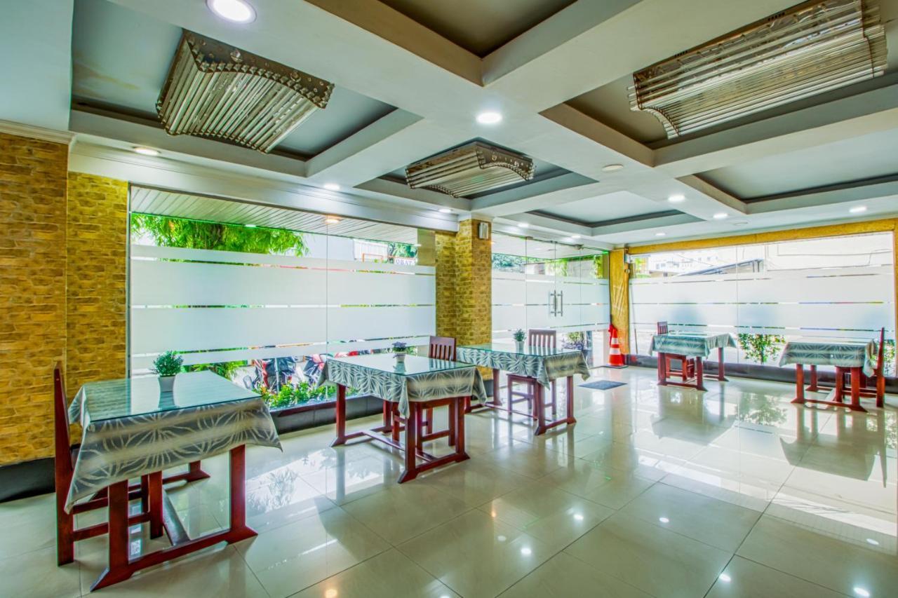 Suba Hotel Джакарта Екстериор снимка