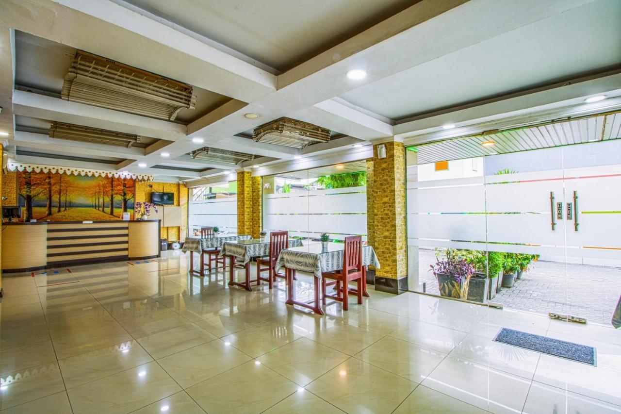 Suba Hotel Джакарта Екстериор снимка